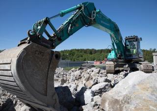Pásová rypadla Kobelco SK 300 LC 10E