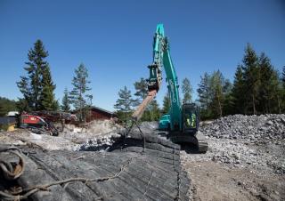 Pásová rypadla Kobelco SK 300 NLC 10