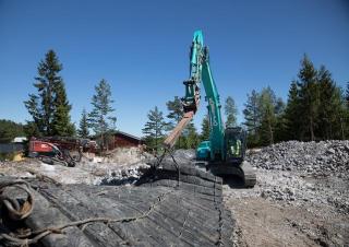 Pásová rypadla Kobelco SK 300 NLC 10E