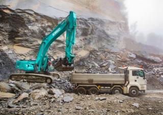 Pásová rypadla Kobelco SK 350 LC 10