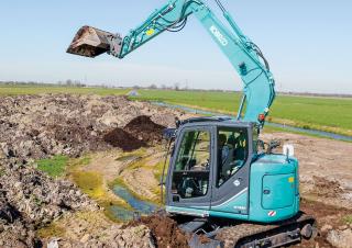 Pásová rypadla Kobelco SK 75 SR 3