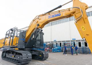 Pásová rypadla XCMG XE180F
