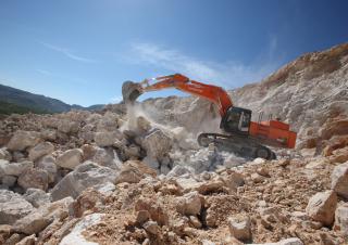 Pásová rypadla Hitachi ZX 520 LCH-3