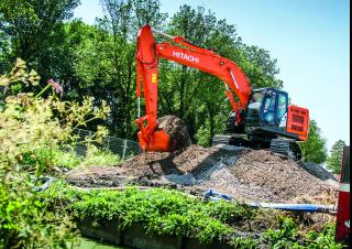 Pásová rypadla Hitachi ZX225USRLC-6