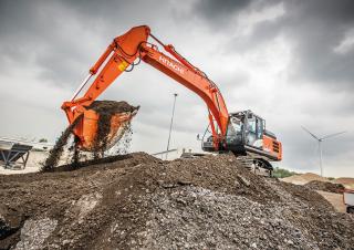 Pásová rypadla Hitachi ZX300LC-6