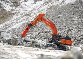 Pásová rypadla Hitachi ZX490LCH-6
