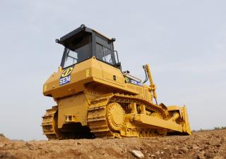Pásové buldozery SEM 816D DS 
