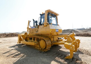 Pásové buldozery SEM 816D 