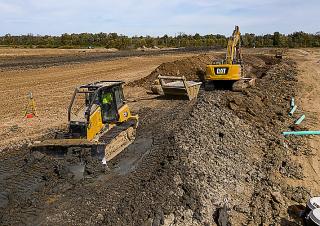 Pásové buldozery Caterpillar D4 XL
