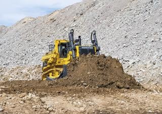 Pásové buldozery Komatsu D475A-8E0