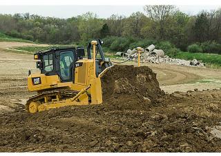 Pásové buldozery Caterpillar D7E
