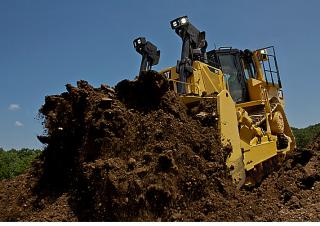 Pásové buldozery Caterpillar D8T