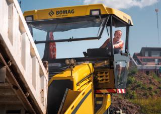 Pásové finišery Bomag BF 700 C 2 S 600