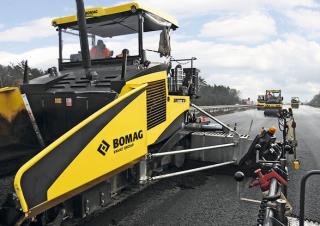 Pásové finišery Bomag BF 800 C 2 S 500