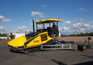 Pásové finišery Bomag BF 800 C 2 S 500