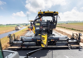 Pásové finišery Bomag BF 800 C 3 S 500