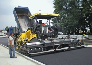 Pásové finišery Bomag BF 880 C
