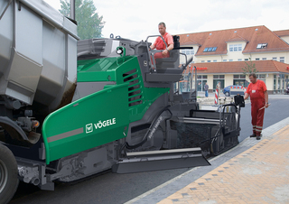 Pásové finišery Vögele Super 1800-3i SprayJet