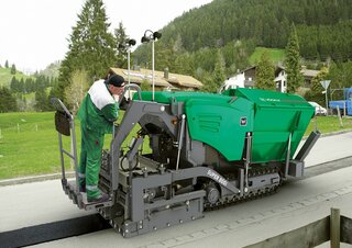 Pásové finišery Vögele Super 800i