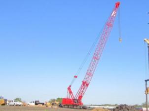 Pásové jeřáby s příhradovým výložníkem Manitowoc 12000 E-1