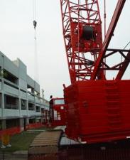 Pásové jeřáby s příhradovým výložníkem Manitowoc 16000