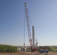 Pásové jeřáby s příhradovým výložníkem Manitowoc 2250