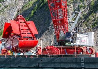 Pásové jeřáby s příhradovým výložníkem Liebherr HS 8130