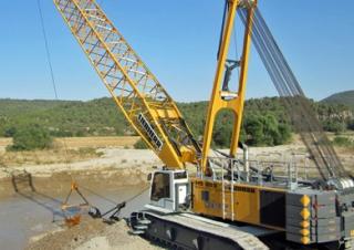 Pásové jeřáby s příhradovým výložníkem Liebherr HS 895 HD