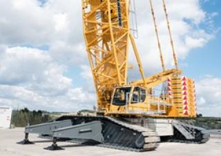 Pásové jeřáby s příhradovým výložníkem Liebherr LR 1500