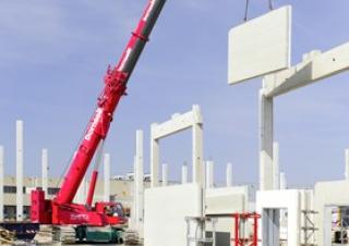 Pásové jeřáby s teleskopickým výložníkem Liebherr LTR 1100