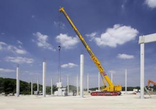 Pásové jeřáby s teleskopickým výložníkem Liebherr LTR 1220