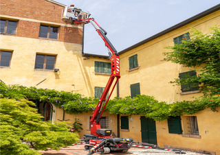 Kloubové pracovní plošiny Pásové kloubové pracovní plošiny Hinowa Lightlift 14.70 IIIS