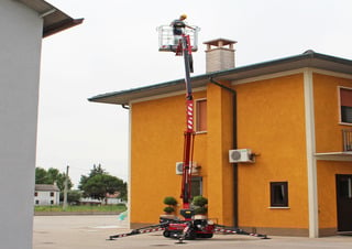 Kloubové pracovní plošiny Pásové kloubové pracovní plošiny Hinowa Lightlift 14.72 IIIS