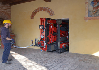 Kloubové pracovní plošiny Pásové kloubové pracovní plošiny Hinowa Lightlift 15.70 Performance IIIS