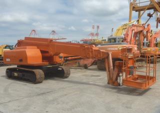 Teleskopické pracovní plošiny Pásové teleskopické pracovní plošiny Hitachi HX 220 B