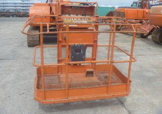 Teleskopické pracovní plošiny Pásové teleskopické pracovní plošiny Hitachi HX 220 B