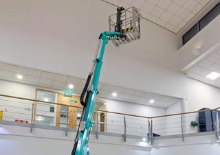 Teleskopické pracovní plošiny Pásové teleskopické pracovní plošiny Imer IM R 13 T 