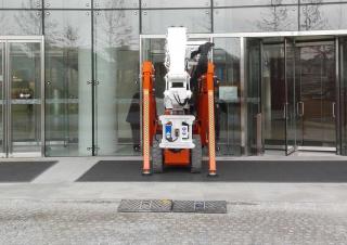 Teleskopické pracovní plošiny Pásové teleskopické pracovní plošiny Easy Lift R360