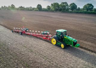 Pásové traktory John Deere 8RT 370 