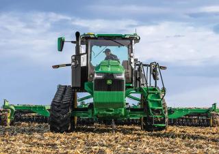 Pásové traktory John Deere 8RT 370 