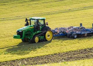 Pásové traktory John Deere 8RT 410 