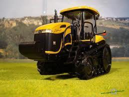Pásové traktory Challenger MT765 B