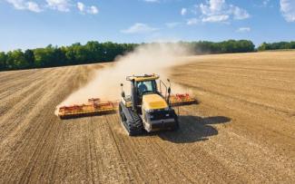 Pásové traktory Challenger MT845 C
