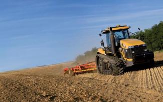 Pásové traktory Challenger MT845 C