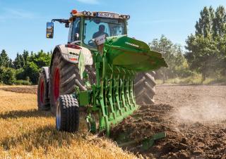 Pluhy Amazone Cayron 200 V