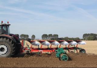Pluhy Kverneland LB 100/200