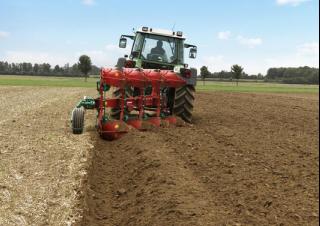 Pluhy Kverneland LB 100/200