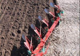 Pluhy Kverneland LS 85