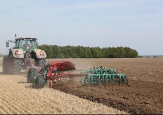 Pluhy Kverneland PW 100 Semivario