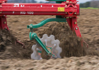Pluhy Kverneland RG 115